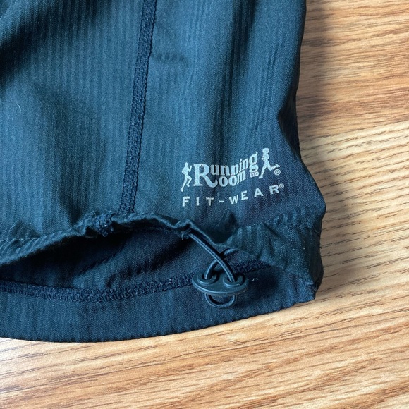 Running Room capris - Picture 9 of 10